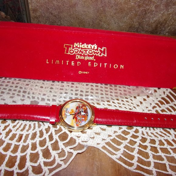 Disneyland Mickey\'s Toontown RARE Numbered Watch main image 10
